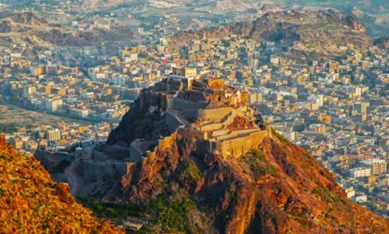 مقتل وإصابة 13 من مليشيات الحوثي في اشتباكات شرق وغرب تعز