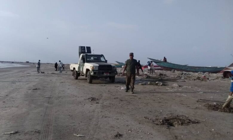 الحزام الأمني يشارك بحملة نظافة ساحل فقم غربي العاصمة عدن