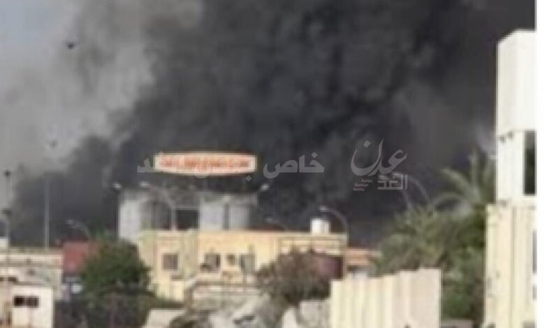 الحوثي يقصف مجمع ٱخوان تابث الصناعي بالحديدة