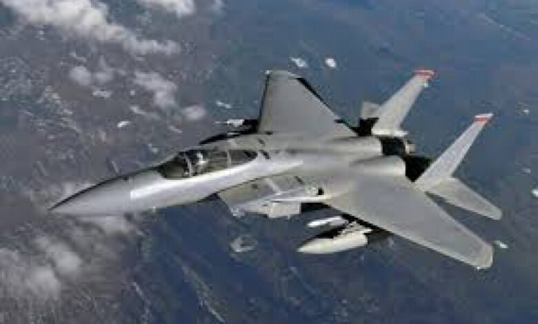 طيران التحالف يستهدف مواقع الحوثيين في جبل مراد والجيش الوطني يسقط طائرة مسيرة في الجوف