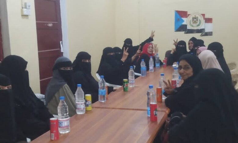 لتعزيز العمل التنظيمي والميداني .. دائرة المرأة بالثوري تعيد هيكلة مديريات عدن