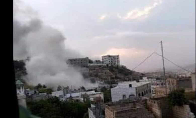 تعز..مليشيا الحوثي تفجر منزلين شرقي المدينة