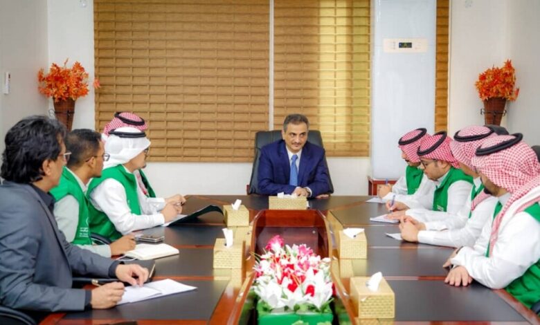 المحافظ لملس يناقش مع وفد من البرنامج السعودي تدخلات البرنامج الحالية والمستقبلية في العاصمة عدن