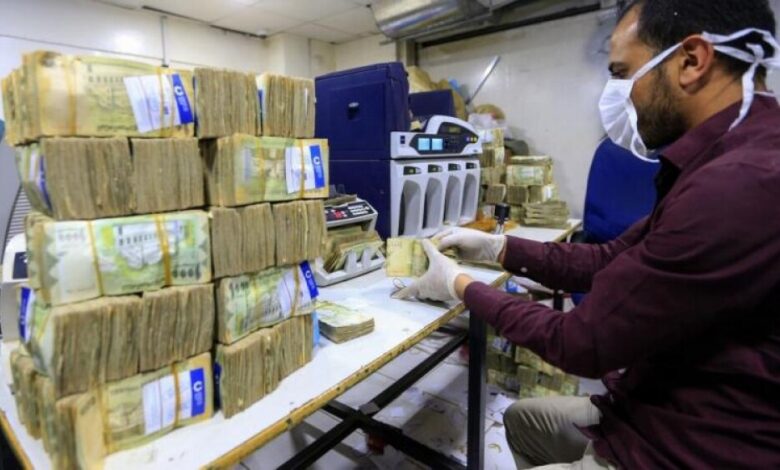 انهيار غير مسبوق للريال اليمني أمام العملات الأجنبية