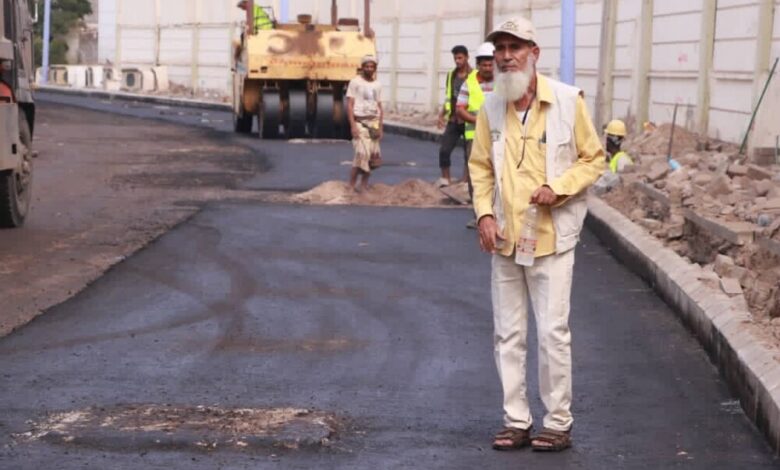 صندوق صيانة الطرق يتفقد سير أعمال السفلتة لمشاريع الصيانة للطرق الرئيسية في التواهي