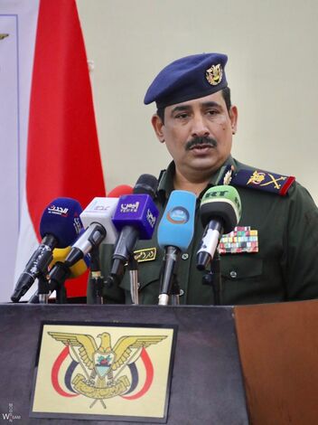 وزير الداخلية يؤكد وقوف الحوثيين وخبراء إيرانيين ولبنانيين وراء الهجوم الإرهابي على مطار عدن الدولي