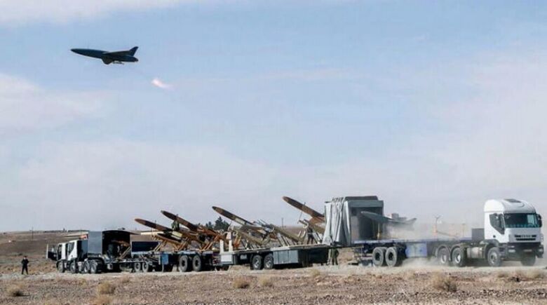 الجيش الإيراني يبدأ اليوم مناورات برية قبالة خليج عُمان