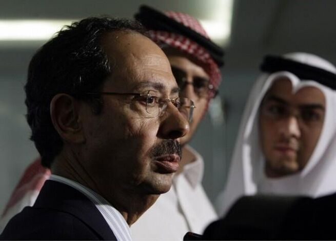 السفير السعودي يعزي في وفاة الدكتور عبدالكريم الارحبي