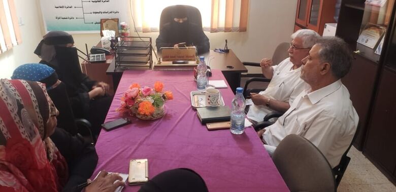 مدير عام الصندوق الاجتماعي للتنمية عدن يلتقي قيادة إتحاد نساء اليمن بأبين 
