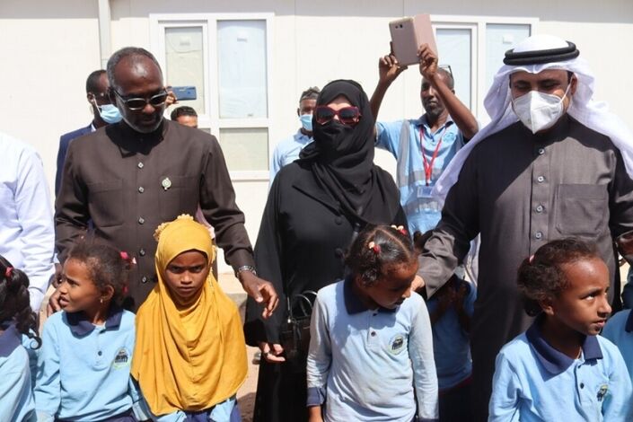 رئيس البرلمان العربي يزور الأشقاء اليمنيين بمخيم أبخ للاجئين بجمهورية جيبوتي