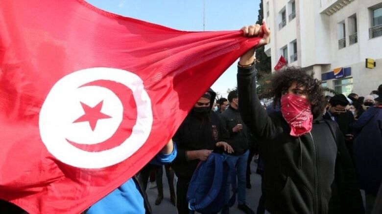 عرض الصحف البريطانية - تفاقم حالة الغضب في تونس، وفرص إحياء الاتفاق النووي الإيراني