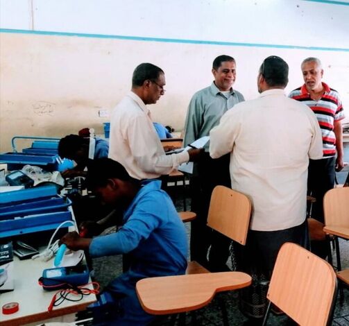 الجعيدي ووفد مكتب الوزارة ساحل حضرموت يتفقدون الامتحانات العملية النصفية للعام الدراسي ٢٠٢٠م.٢٠٢١م