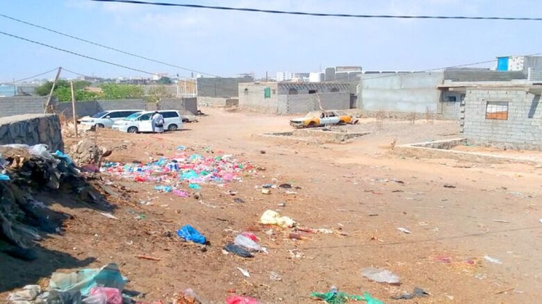بعد مقتل عمال البلدية :  مناشدة عاجلة لمدير أمن عدن من اهالي الحسوة