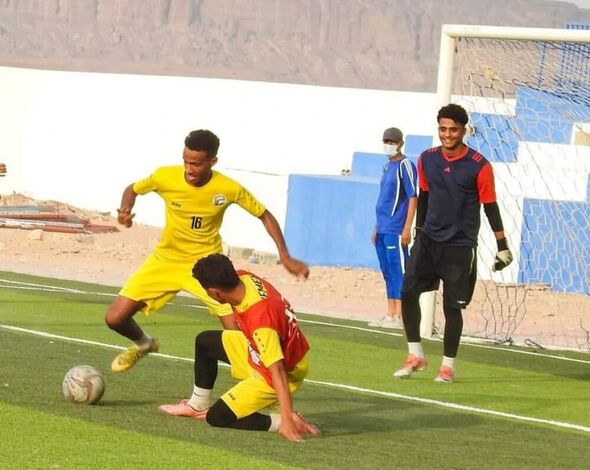 منتخبنا الوطني يجري تمرينه الثاني بمدينة عتق استعداداً لمواجهة المنتخب السعودي الشقيق.