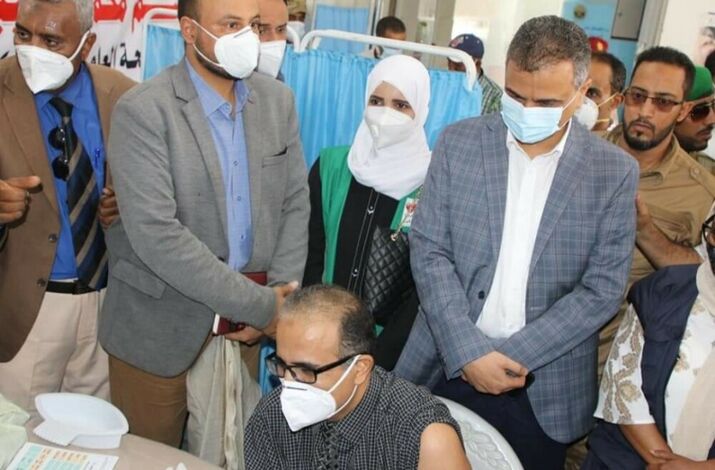 وزير الصحة ومحافظ عدن يزوران مركز الحميات في المعلا
