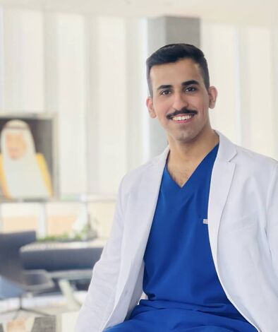 السفير السعودي يتلقي برقيات التهاني بتخرج نجله الأكبر فهد من كلية الطب بجامعة الملك سعود