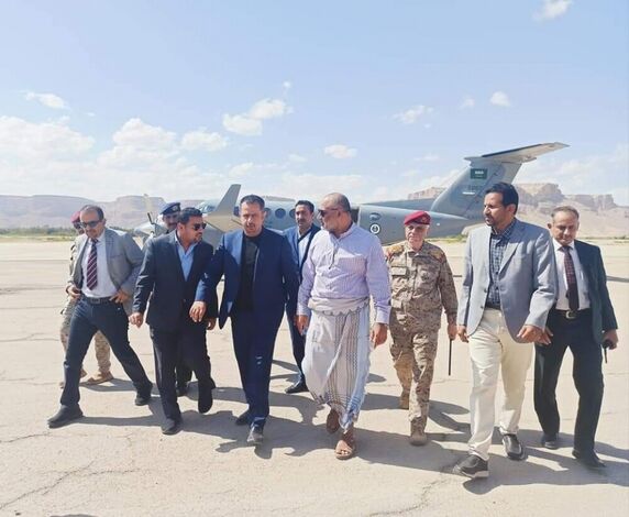 رئيس الوزراء الدكتور معين عبدالملك يصل إلى مدينة سيئون