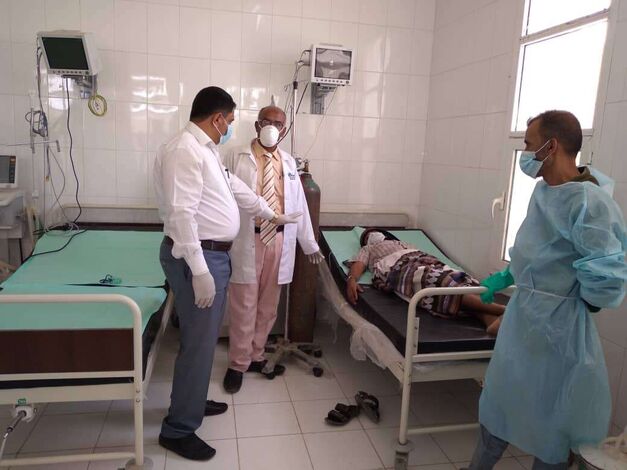 الوحيشي يتفقد سير العمل بمستشفى الصومعة ومركز العزل وبعض المرافق بمديرية مكيراس