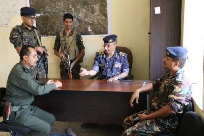 مدير شرطة تعز يتفقد عدد من إدارات شرطة مديريات المحافظة