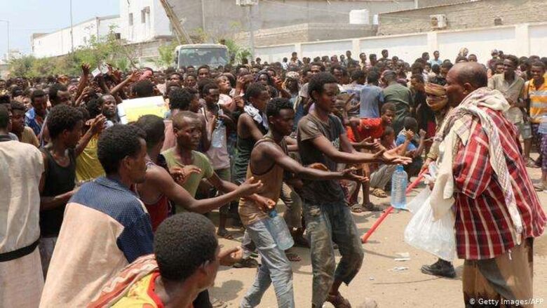 وزير الإعلام  يحذر من تجنيد الحوثيين للاجئين الأفارقة بالقوة  