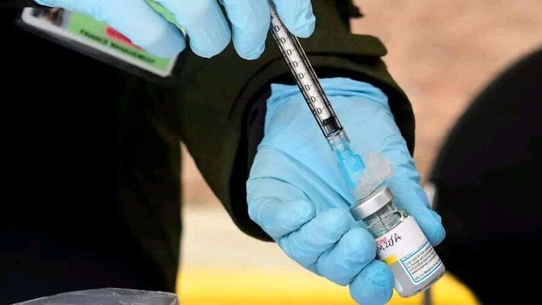 الساحل الغربي..جهود مضنية للفرق الطبية كللت بتطعيم أكثر من 4 آلاف حالة بلقاح كورونا
