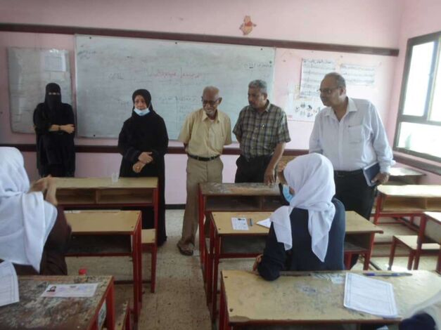 رئيس شعبة التعليم العام عدن ينفذ نزول ميداني لمراكز الامتحانات بالمعلا