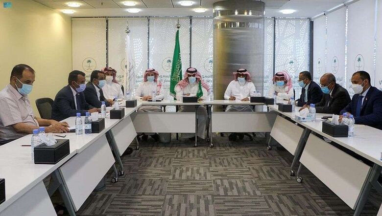 الفريق السعودي لتنفيذ اتفاق الرياض يعقد اجتماعاً مع ممثلي الحكومة اليمنية والمجلس الانتقالي الجنوبي
