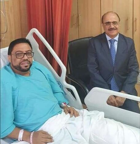 السفير "العمراني" يزور مستشفى الأردن للاطمئنان على صحة نائب وزير الإعلام "باسليم"