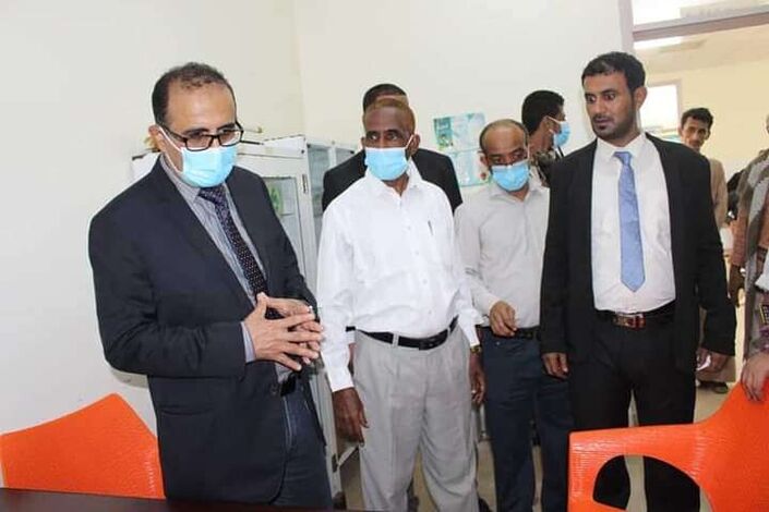 وزير الصحة يتفقد مستوى الخدمات الصحية في مستشفى حوف الريفي بالمهرة