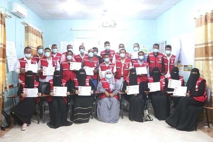 جمعية الهلال الأحمر اليمني بحضرموت تختتم الدورة التدريبية في مجال الاسعافات الاولية النفسية لمتطوعي الجمعية