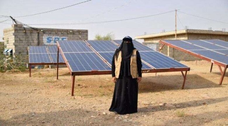 إيمان هادي.. يمنية تتحدى الحرب بالطاقة الشمسية