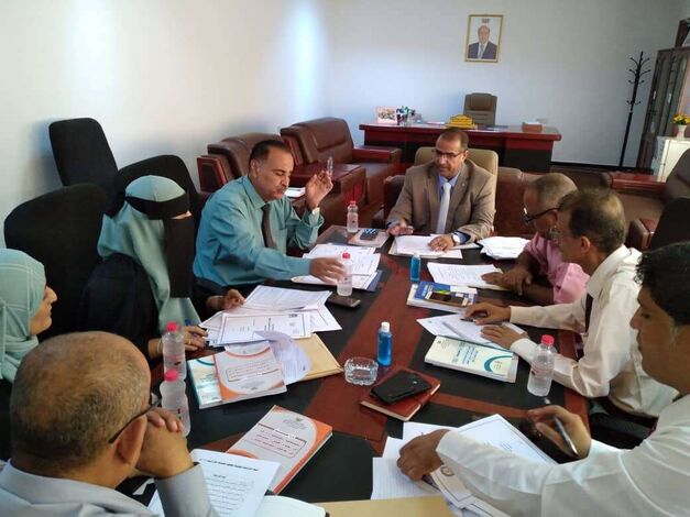 الوزير الزعوري يرأس إجتماعا للجنة العلمية للمركز اليمني للدراسات الإجتماعية وبحوث العمل.