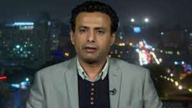 إعلامي: حكومات الشرعية ارتكبت أخطاء فادحة في سياساتها الاقتصادية في مواجهة الحوثي