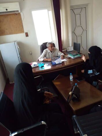 مديرمؤتمر حضرموت الجامع  بالشحر يناقش مع لجنة المرأة مشاريع التمكين التنموي 