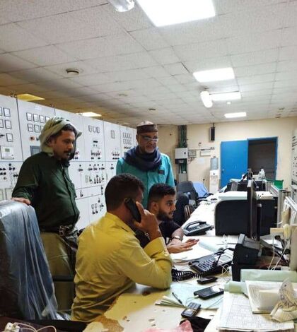 نائب مدير كهرباء عدن "بن عفيف" يتفقد محطات توليد الكهرباء في عدن