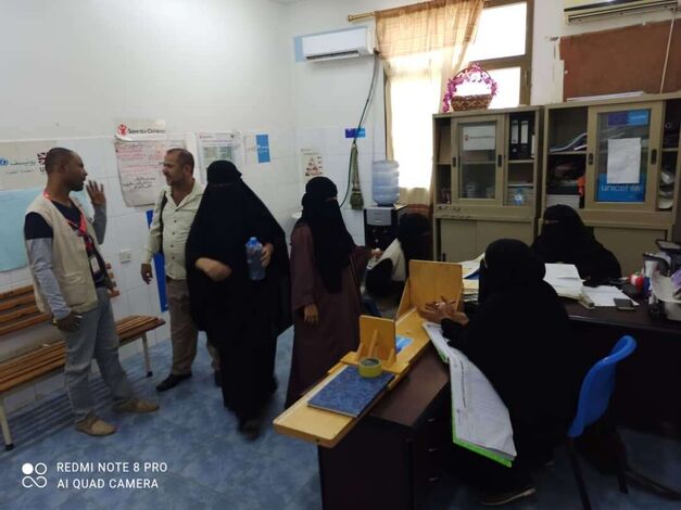 مدير مكتب الصحه بدارسعد يتفقد سير العمل في اول يوم دوام بعد عيد الاضحئ المبارك
