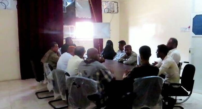 مناقشة الانضباط الوظيفي والمحالين إلى التقاعد بالهيئة العامة للأراضي بمحافظة أبين