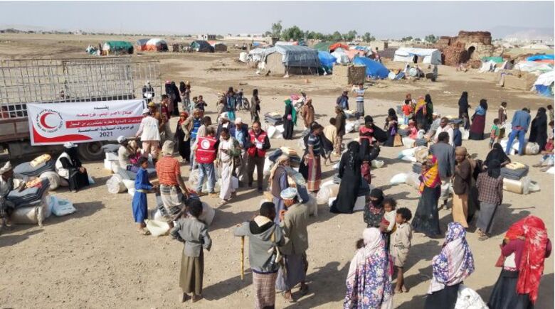 صنعاء..الهلال الأحمر اليمني يدشن توزيع مساعدات للمتضررين من السيول
