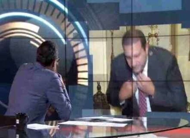 عمرو خالد ينسحب من مقابلة تلفزيونية بسبب سؤاله عن علاقته بالإخوان