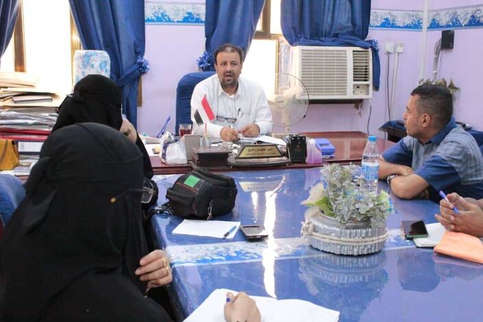 مدير مكتب التربية بمديرية الشيخ عثمان يعقد اجتماعا مع إعلامين المدارس في المديرية