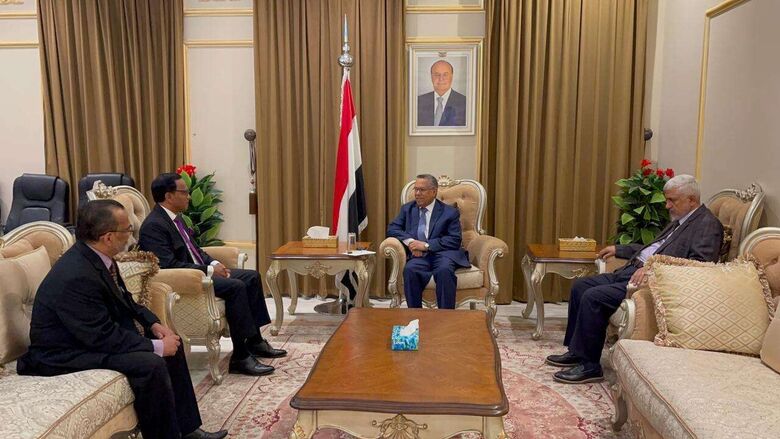 رئيس مجلس الشورى يلتقي سفير سريلانكا لدى اليمن