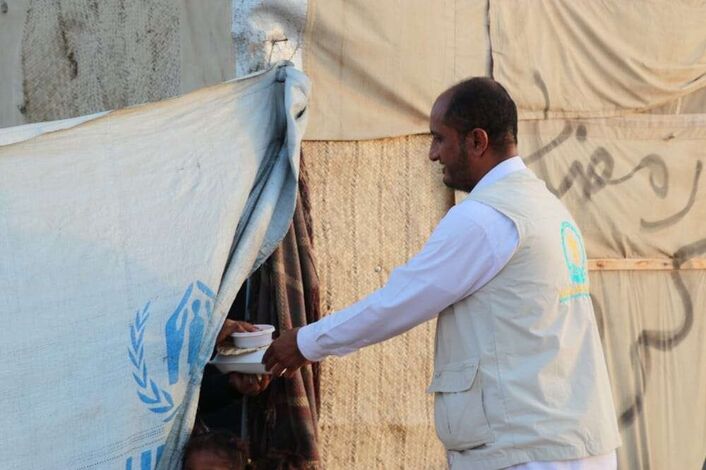 مؤسسة سواعد الخير الإنسانية توزع مشروع إفطار يوم عاشوراء للأسر الأشد فقراً في محافظة عدن