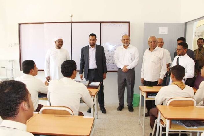 معالي وزير التربية والتعليم (العكبري) يتفقد سير العملية التعليمية في عدد من مدارس وادي وصحراء حضرموت   