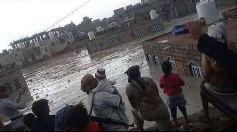 وحدة النازحين": تضرر 7853 أسرة نازحة في مأرب بسبب الأمطار والرياح خلال شهر
