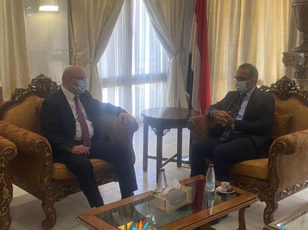 وزير الصحة يبحث مع السفير التركي دعم جهود اليمن لمكافحة فيروس كورونا