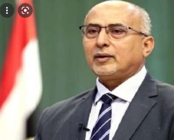 وزير سابق: تحريك الجبهات وتوحيد قوى الشرعية هو ما يفترض ان يتم في مواجهة الحوثيين