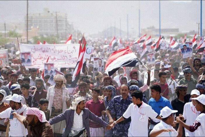 إعلامي في قناة الشرعية: هكذا ستكون النتيجة عندما يتوحد الشعب اليمني