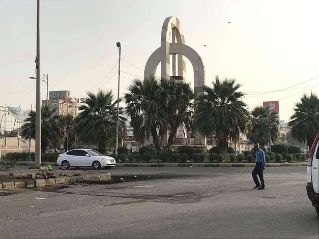 انفجار قنبلة يدوية بسيارة ضابط بحث بشرطة الشيخ عثمان