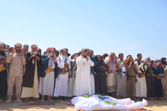 تشييع جثمان الشهيد العقيد محمد معصار إلى مقبرة الشهداء بمأرب