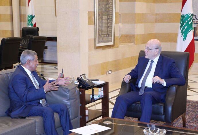 رئيس الوزراء اللبناني يستقبل الدعيس سفير اليمن في بيروت